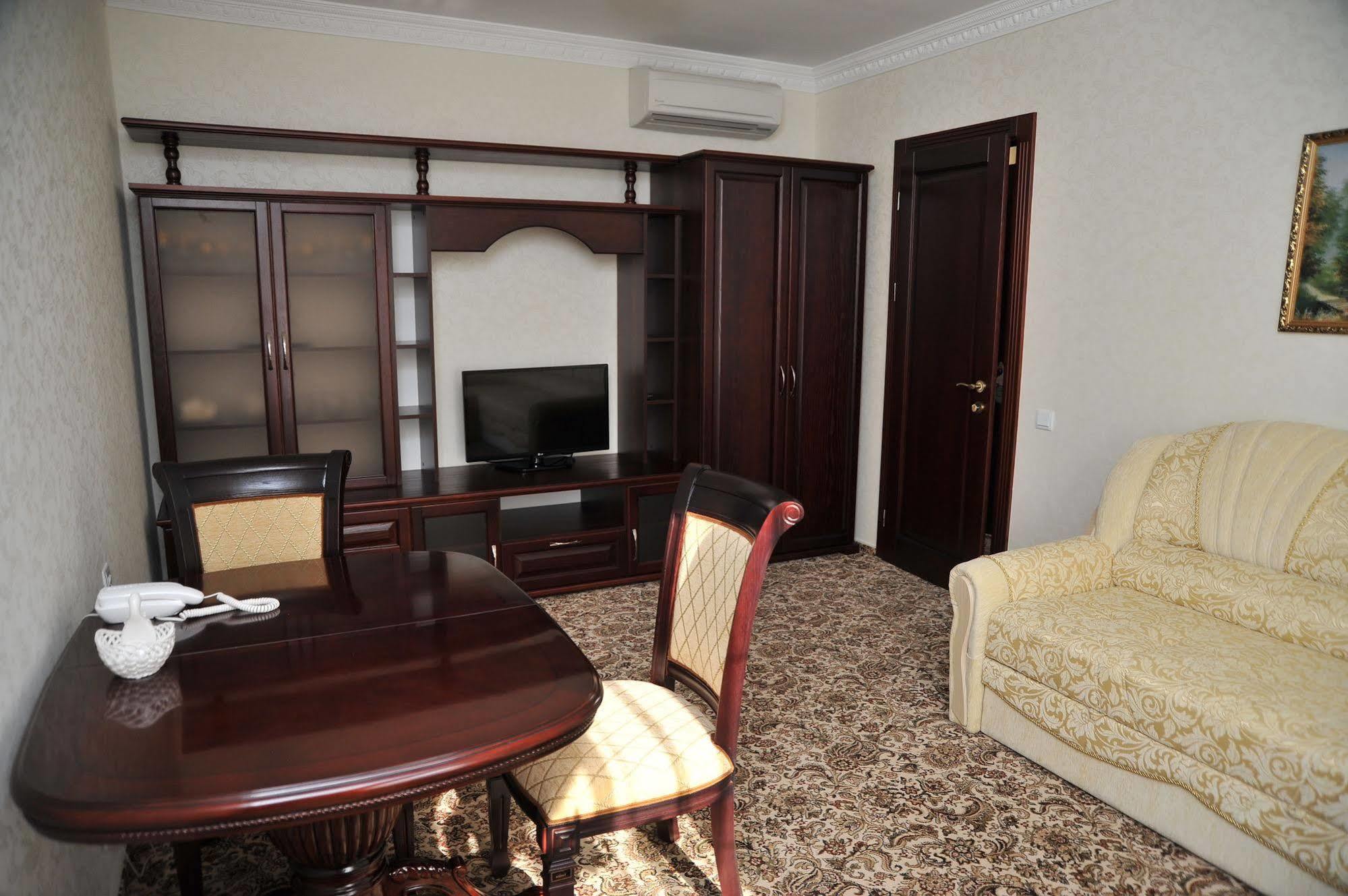 Slava Hotel Zaporizhia Exterior photo