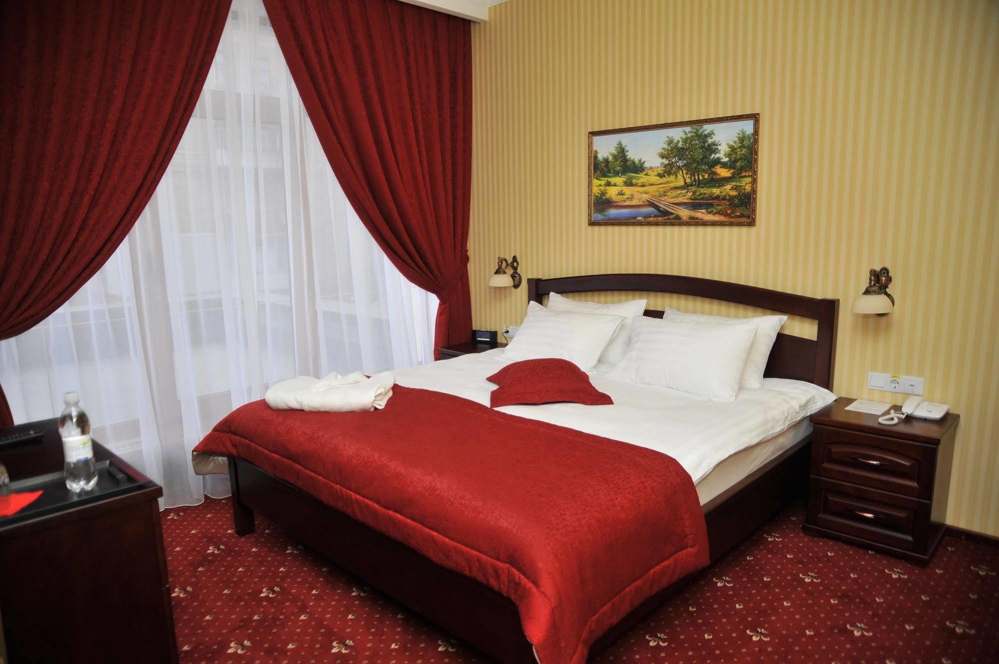 Slava Hotel Zaporizhia Exterior photo